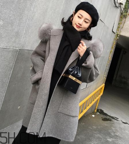 羊駝絨大衣暖和嗎？羊駝絨大衣和羽絨服哪個(gè)暖和？