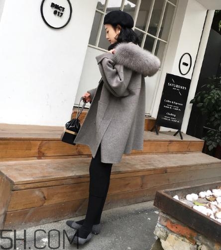 羊駝絨大衣暖和嗎？羊駝絨大衣和羽絨服哪個(gè)暖和？
