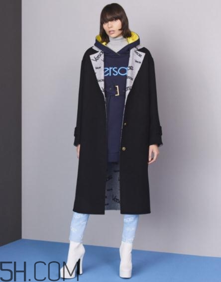 versace2018早秋服裝系列好看嗎_有哪些款式？