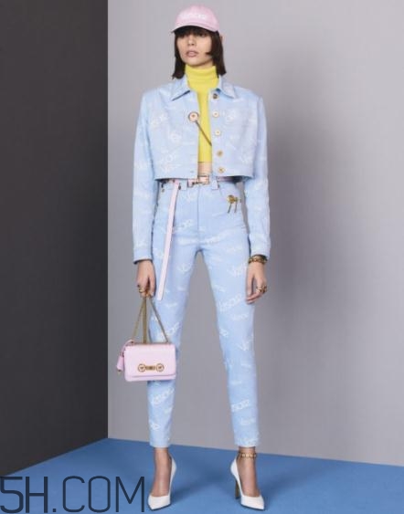 versace2018早秋服裝系列好看嗎_有哪些款式？