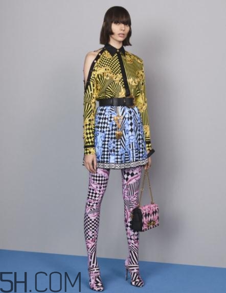 versace2018早秋服裝系列好看嗎_有哪些款式？