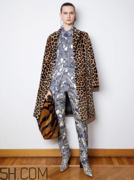 roberto cavalli2018早秋服裝系列好看嗎_有哪些款式？