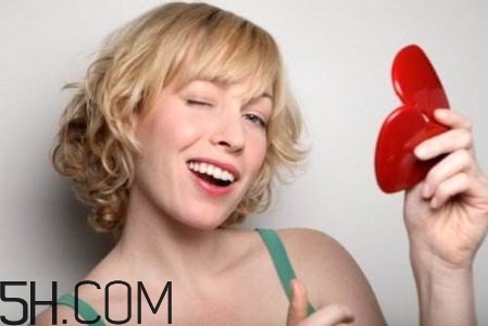 決定女人衰老的因素有哪些？女人易衰老的部位有哪些？