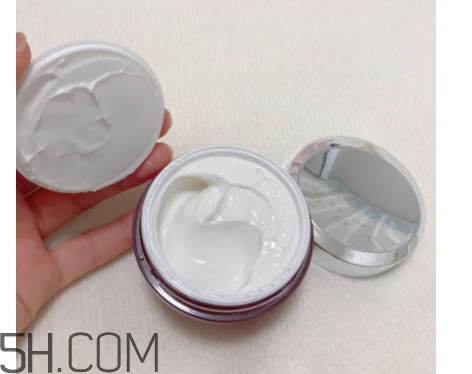 olay大紅瓶面霜適合白天用嗎？能見光嗎？