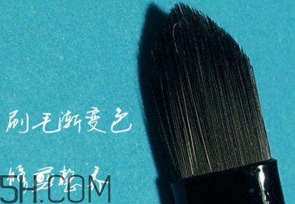 唇刷怎么用？唇刷怎么蘸取口紅