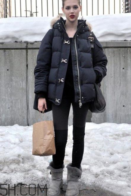 雪地靴搭配什么衣服？雪地靴搭配衣服圖片