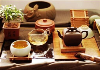 喝茶對(duì)牙齒好嗎？喝茶牙齒會(huì)變黃嗎？