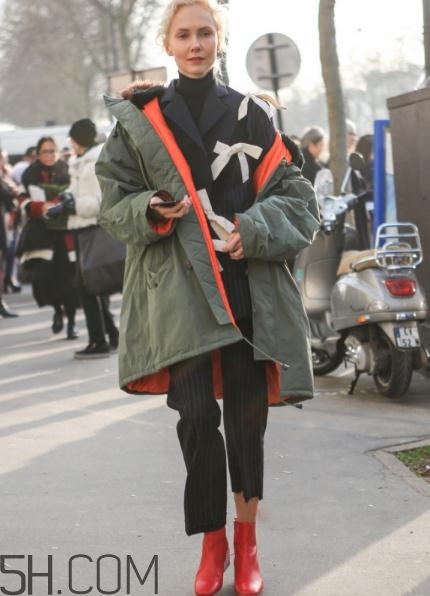 穿短靴怎么配衣服好看？短靴搭配什么上衣？