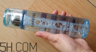 蘭芝水衡精華水油不油？適合油皮嗎？