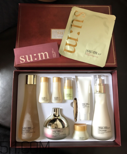 SUM37時(shí)光肌底套盒有什么？適合什么膚質(zhì)？