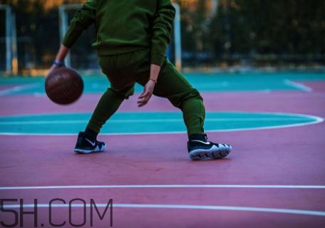 nike kyrie 4實戰(zhàn)效果怎么樣？耐克歐文4代測評