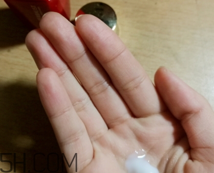 avenir艾文莉是什么牌子？高絲艾文莉和雪肌精哪個(gè)好？