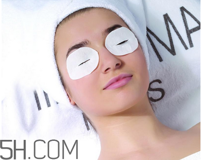 化妝棉和卸妝棉哪個(gè)好用？適宜油性皮膚的卸妝產(chǎn)品推薦