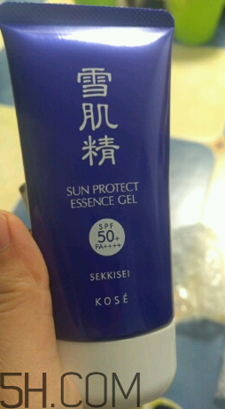 雪肌精防曬啫喱是化學防曬嗎？有刺激嗎？