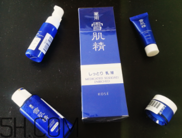 雪肌精盈潤乳液適合油皮嗎？適合夏季嗎？