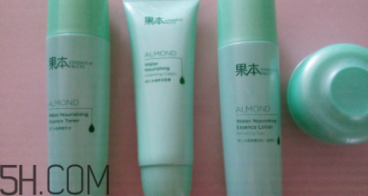 詩婷露雅杏仁補水套裝有什么？使用步驟