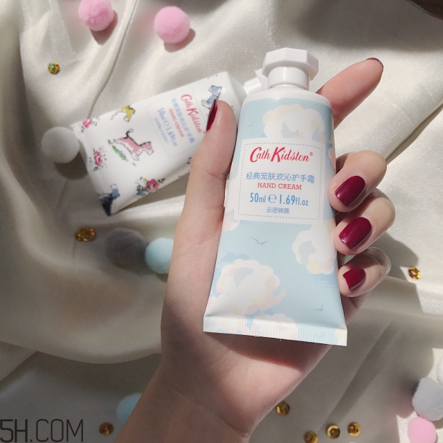 兩款超級好聞?dòng)趾糜玫淖o(hù)手霜推薦 cath kidston護(hù)手霜好用嗎