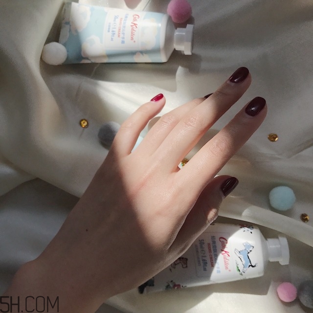 兩款超級好聞?dòng)趾糜玫淖o(hù)手霜推薦 cath kidston護(hù)手霜好用嗎