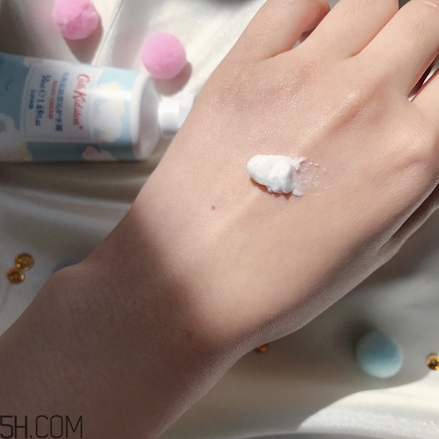 兩款超級好聞?dòng)趾糜玫淖o(hù)手霜推薦 cath kidston護(hù)手霜好用嗎