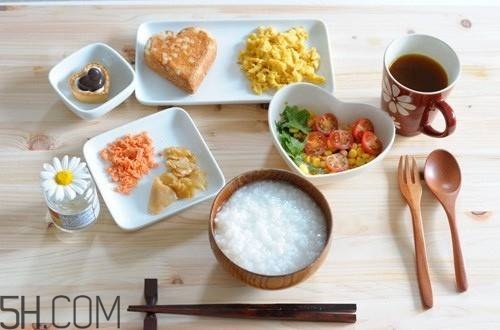 初潮早絕經(jīng)就早嗎？影響月經(jīng)初潮的因素有哪些？