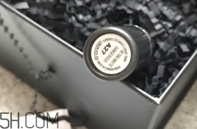mac和紀梵?？诩t哪個好？mac魅可和紀梵?？诩t哪個貴？
