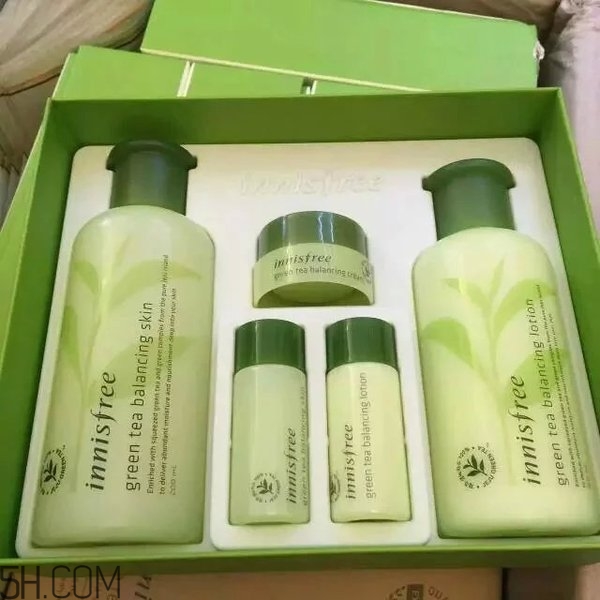 悅詩風吟哪個系列適合干性肌膚？冬天用乳液還是霜？