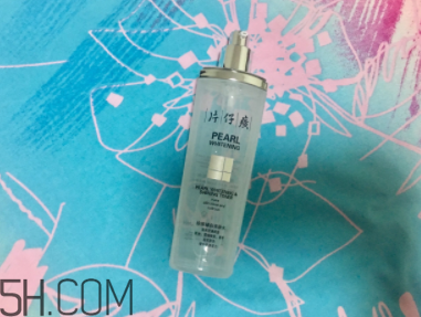 片仔癀珍珠亮膚水適合敏感皮嗎？有刺激嗎？