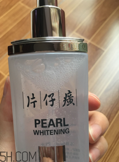 片仔癀珍珠亮膚水適合油皮嗎？適合夏季嗎？