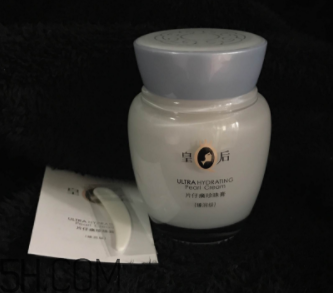 片仔癀珍珠膏夏天能用嗎？會不會很油？