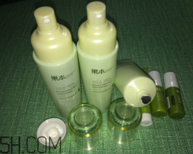詩(shī)婷露雅荷荷巴系列有刺激嗎？適合敏感肌嗎？