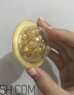 伊麗莎白雅頓精華膠囊油不油？適合油皮嗎？