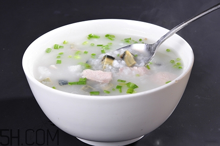 懷孕初期能吃香菇嗎？寶寶可以吃香菇瘦肉粥嗎？