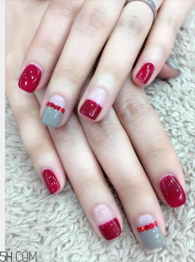 2018冬天涂什么顏色的指甲油好看？美甲小知識(shí)