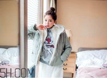 羽絨服出毛是怎么回事？羽絨服怎么清洗干凈？