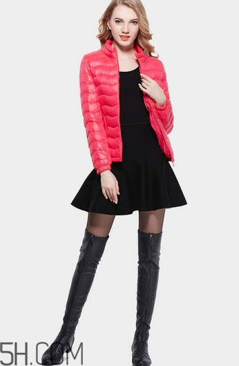 女裝羽絨服怎么保養(yǎng)？輕薄羽絨服怎么搭配？