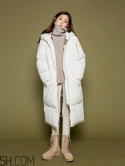 羽絨服怎么穿不顯胖？冬季好看的女裝羽絨服時尚搭配