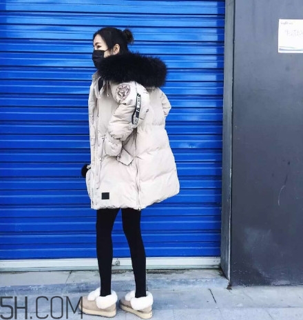 羽絨服怎么穿不顯胖？冬季好看的女裝羽絨服時尚搭配