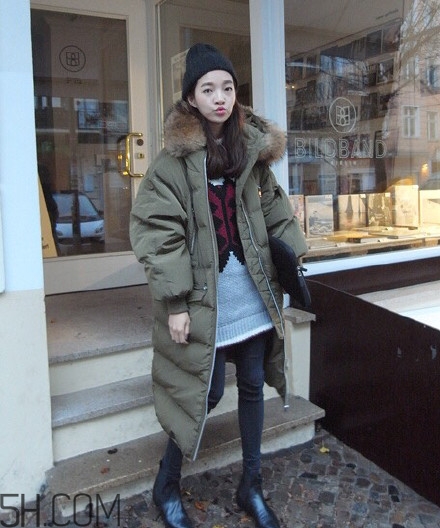 羽絨服怎么穿不顯胖？冬季好看的女裝羽絨服時尚搭配