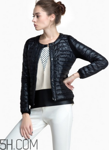 輕薄羽絨服保暖嗎？羽絨服的充絨量標(biāo)準(zhǔn)多少？