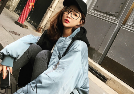 oversize羽絨服適合什么人穿？羽絨服的優(yōu)缺點(diǎn)
