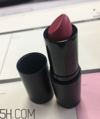 羽西蟲草口紅滋潤嗎？哪個色號適合秋冬？