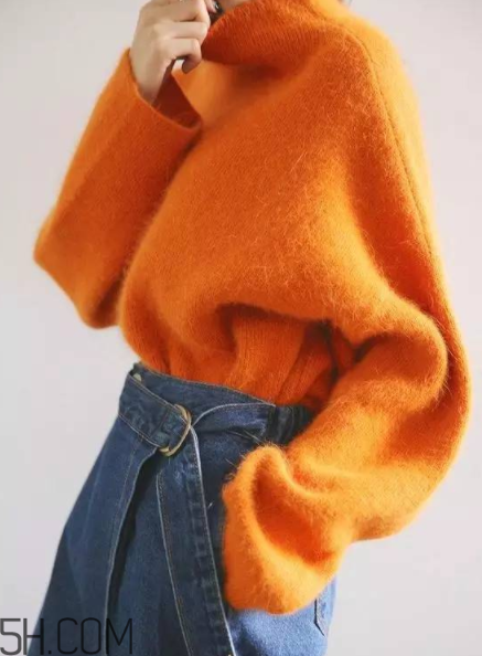 橘色衣服怎么搭配？橘色衣服搭配指南