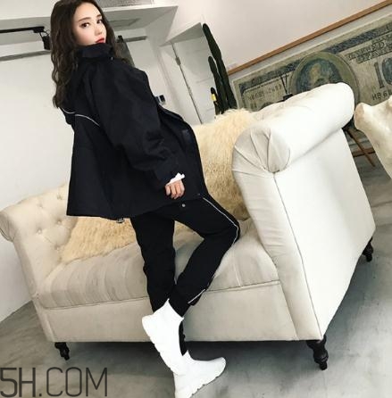 沖鋒衣搭配什么褲子好看？沖鋒衣搭配褲子圖片