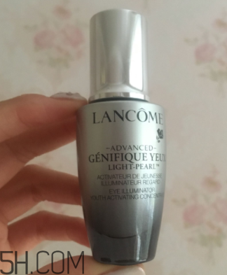 蘭蔻小黑瓶大眼精華什么時候用？早上還是晚上？