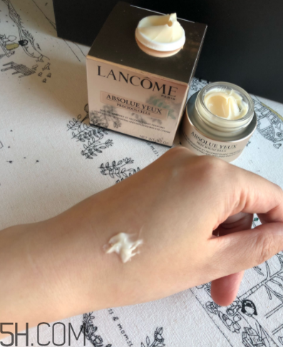 蘭蔻菁純眼霜與小黑瓶眼霜有什么區(qū)別？哪個(gè)好用？