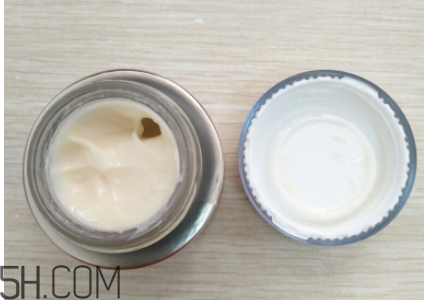 蘭蔻菁純眼霜與小黑瓶眼霜有什么區(qū)別？哪個(gè)好用？