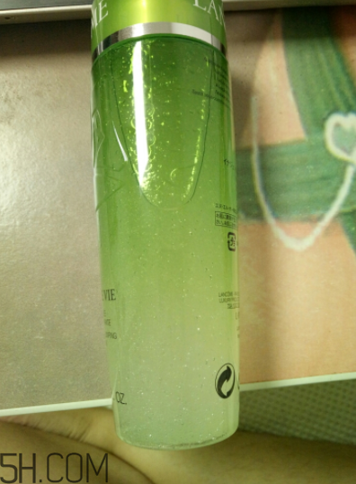蘭蔻水光潤養(yǎng)美容液油不油？適合油皮嗎？