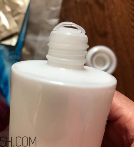萱姿抗皺緊致滲透乳怎么樣？萱姿抗皺緊致滲透乳好用嗎？