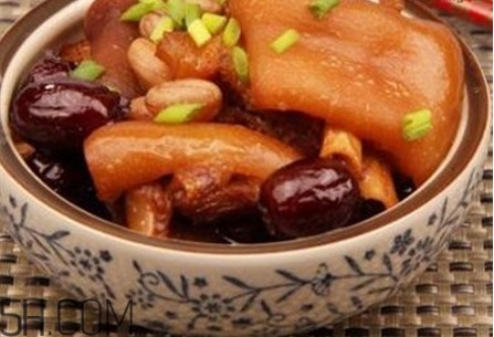 女性產(chǎn)后胸部松弛吃什么好？產(chǎn)后乳房變形如何保健？