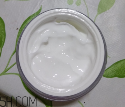 瓷肌御雪祛斑霜夏天能用嗎？瓷肌御雪祛斑夏天用油嗎？